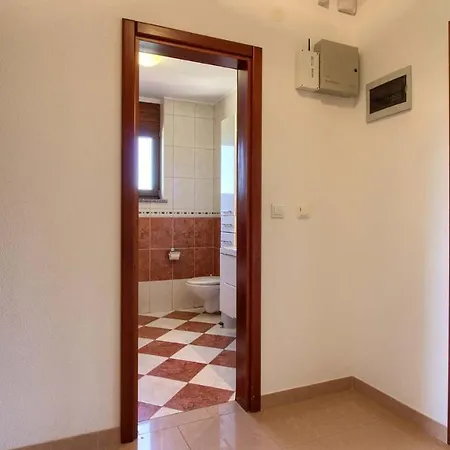 Villa Mary With Private Pool In Medulin Near The Liznjan