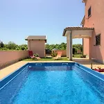 Mary With Private Pool In Medulin Near The Ližnjan