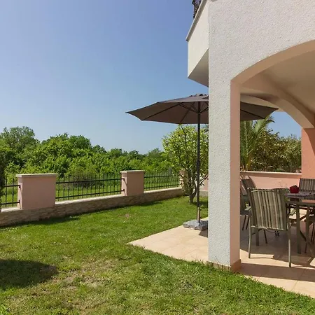 Mary With Private Pool In Medulin Near The Villa Ližnjan