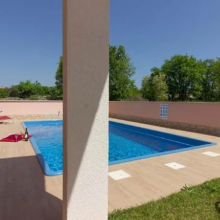 Mary With Private Pool In Medulin Near The * Ližnjan