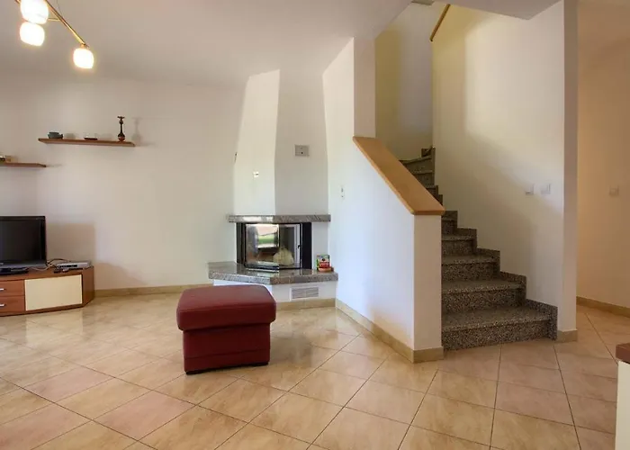 Mary With Private Pool In Medulin Near The