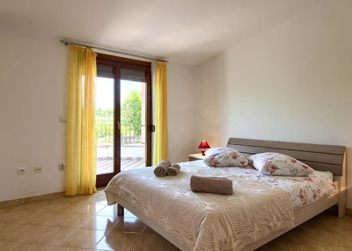 Villa Mary With Private Pool In Medulin Near The *