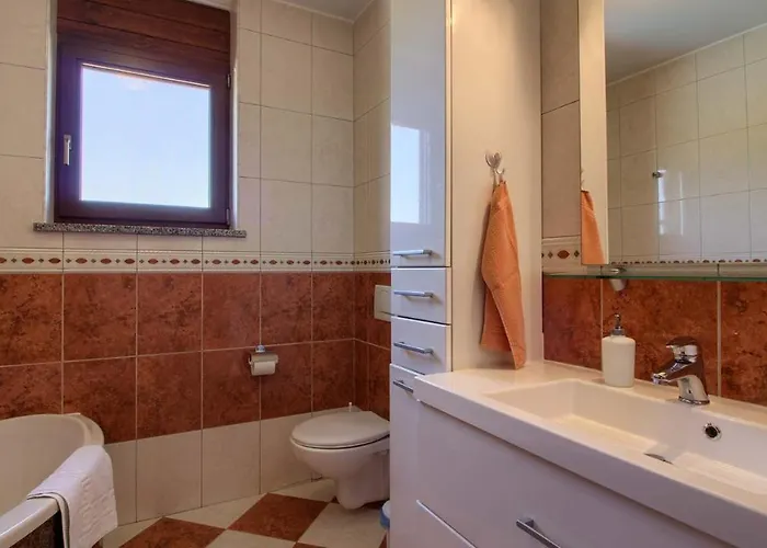 Mary With Private Pool In Medulin Near The