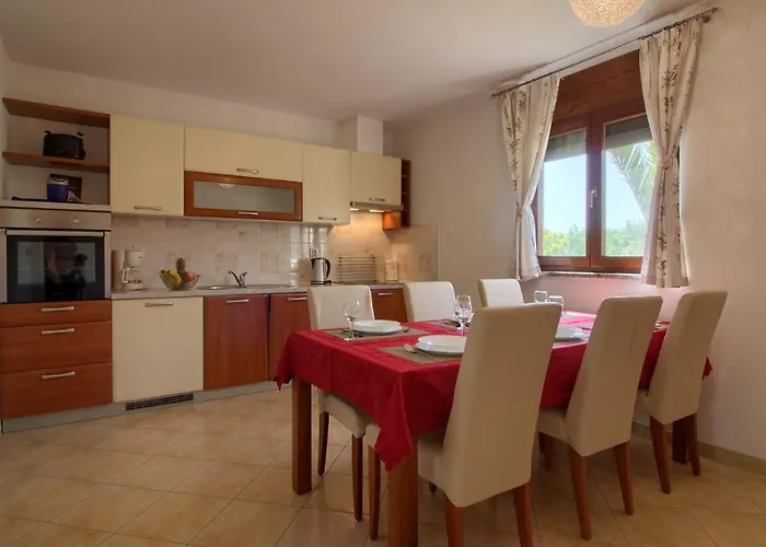 Mary With Private Pool In Medulin Near The Villa Ližnjan